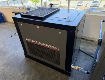 On-Site Nitrogen Generator for Mass Spectrometry Lab — Genista BioSciences Case Study